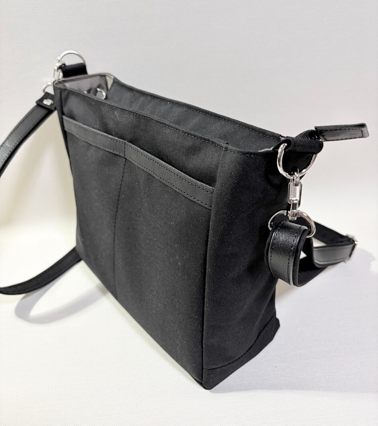 【丈夫×軽い】CORDURA®ショルダーバッグ　取り外しカードケース付き【行楽アイテム】
