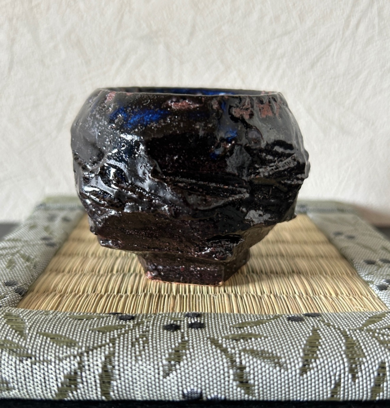 手捻り油滴天目×ナマコ釉 ぐい呑み 深海を宿す一点物 受賞作家作品 陶器 器