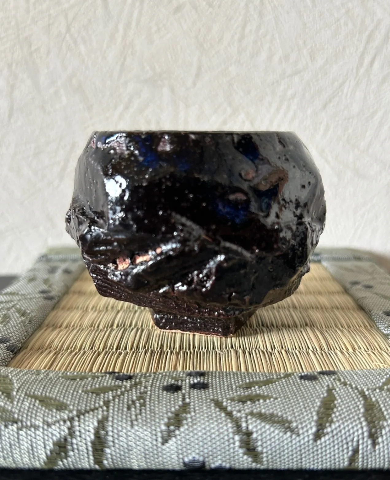 手捻り油滴天目×ナマコ釉 ぐい呑み 深海を宿す一点物 受賞作家作品 陶器 器
