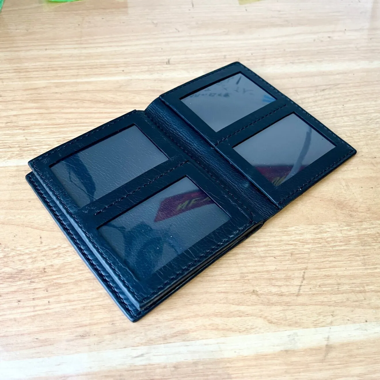 カードケース　8枚収納
