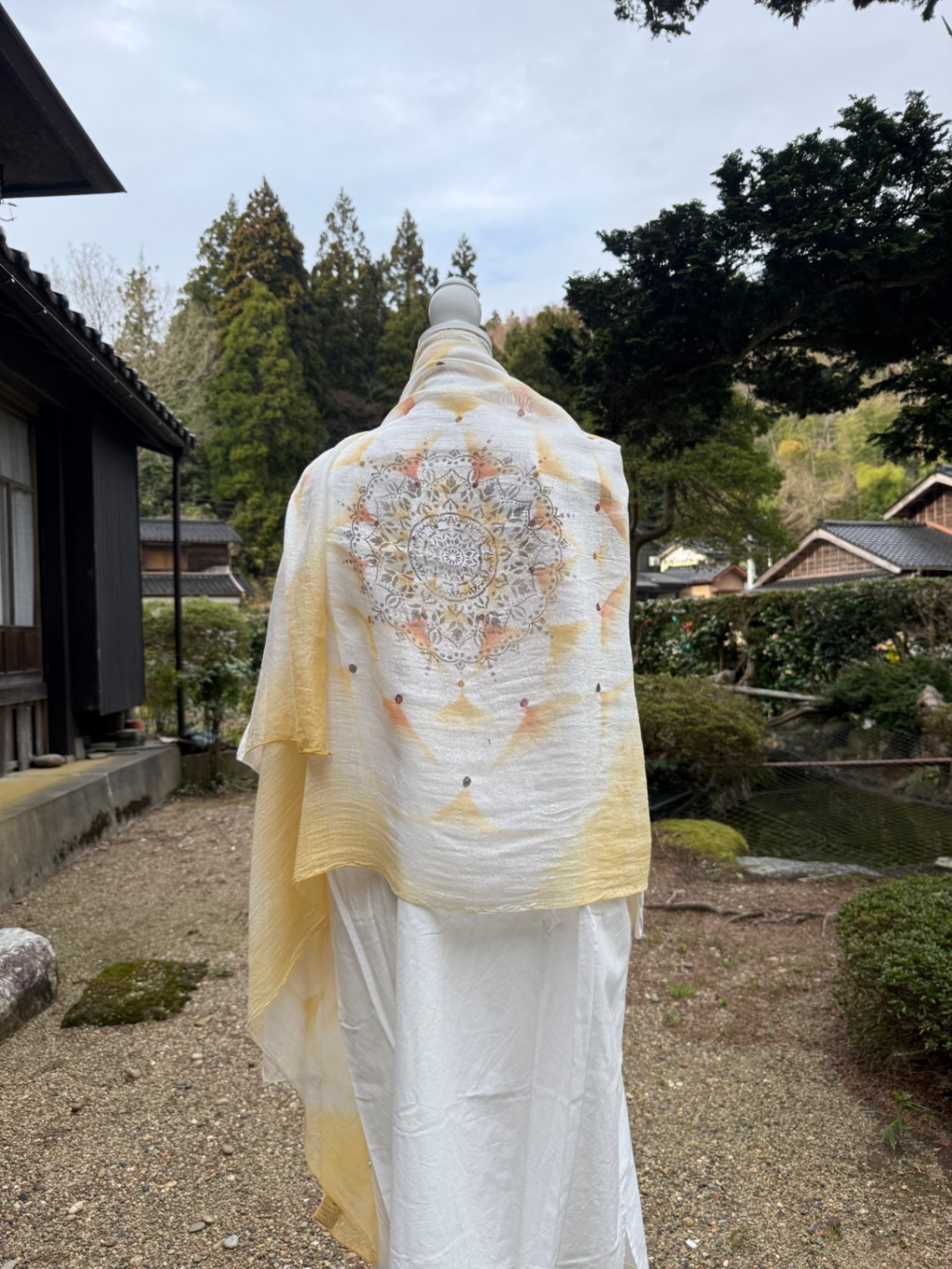 ベンガラ花火染めストール｜マンダラ型染め｜綿×シルク｜194×82cm｜巾着付き｜1点もの
