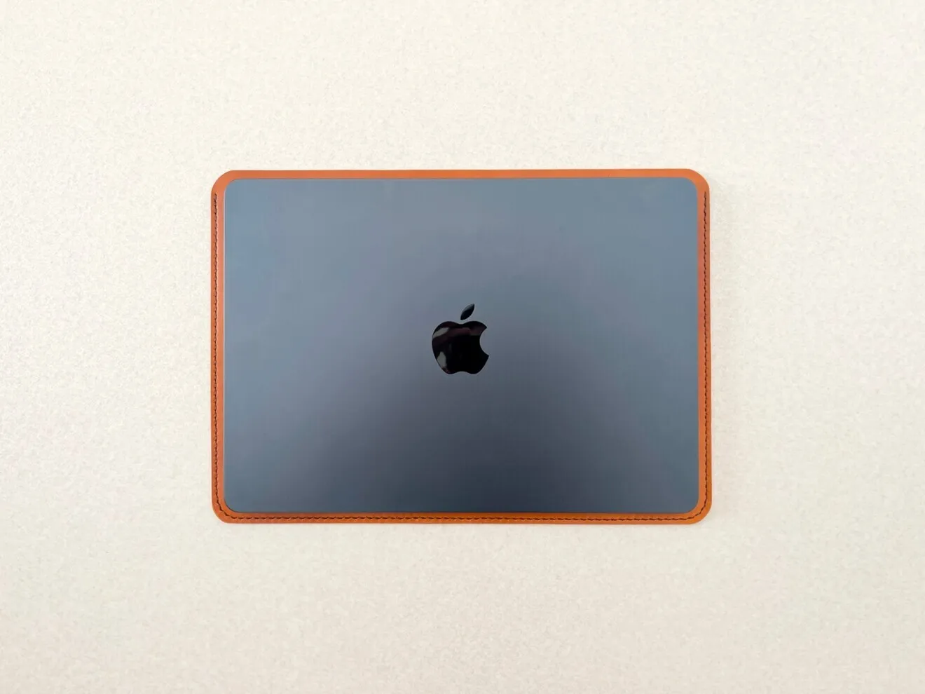MacBookケース 13インチ 本革 手縫い｜Air M1〜M4・Pro 13対応｜キャメル