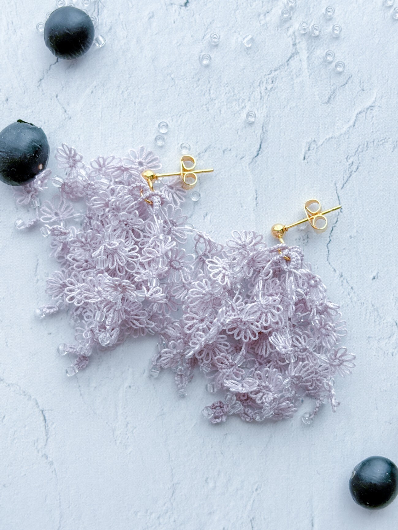 【ハンドメイド・草木染・手染め】紫雨（むらさめ）の花束耳飾り（ピアス、イヤリング）