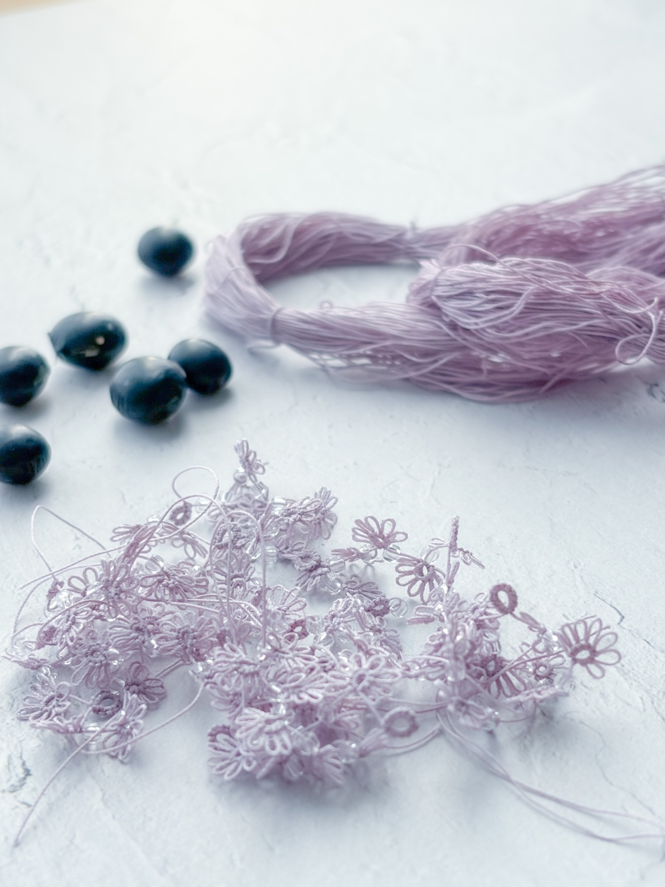 【ハンドメイド・草木染・手染め】紫雨（むらさめ）の花束耳飾り（ピアス、イヤリング）