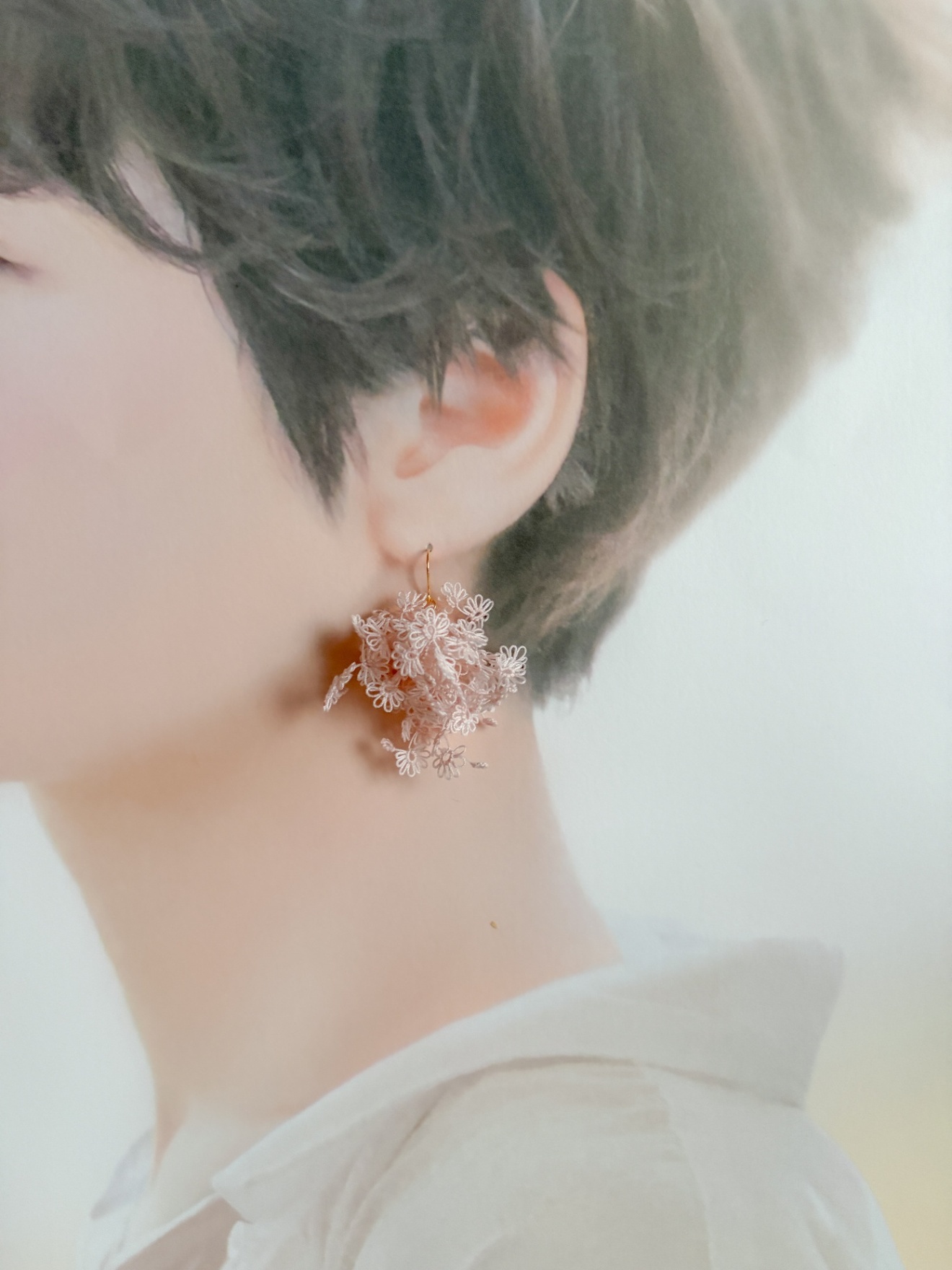 【ハンドメイド・草木染・手染め】アボカドピンクの耳飾り（さくら色）／パーツ変更対応します✨️