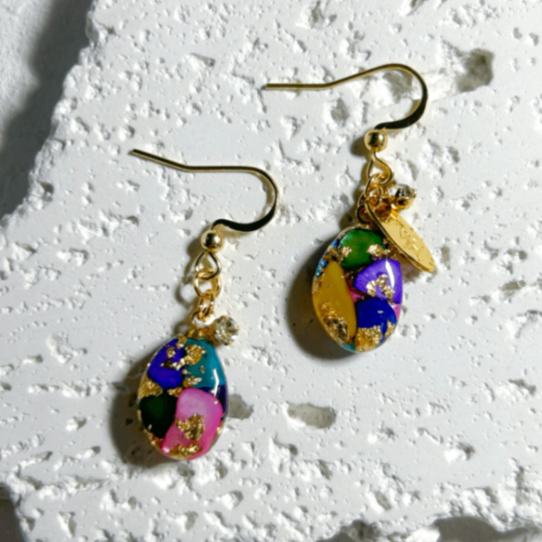 ピアス 揺れる ７色のシェル｜SAZARE SWING 天然シェル シンプル 一点もの