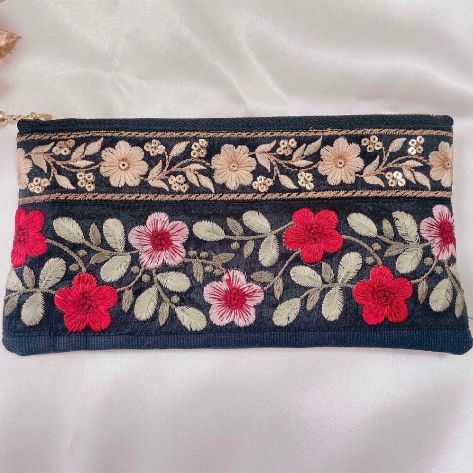 18cmファスナーポーチ　インド刺繍リボン（ハンドメイド）