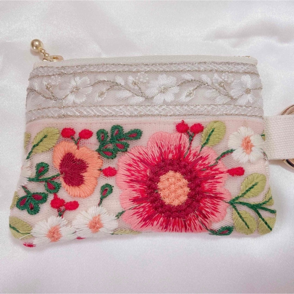 10cmファスナーポーチ　インド刺繍リボン　カラビナ付き（ハンドメイド）