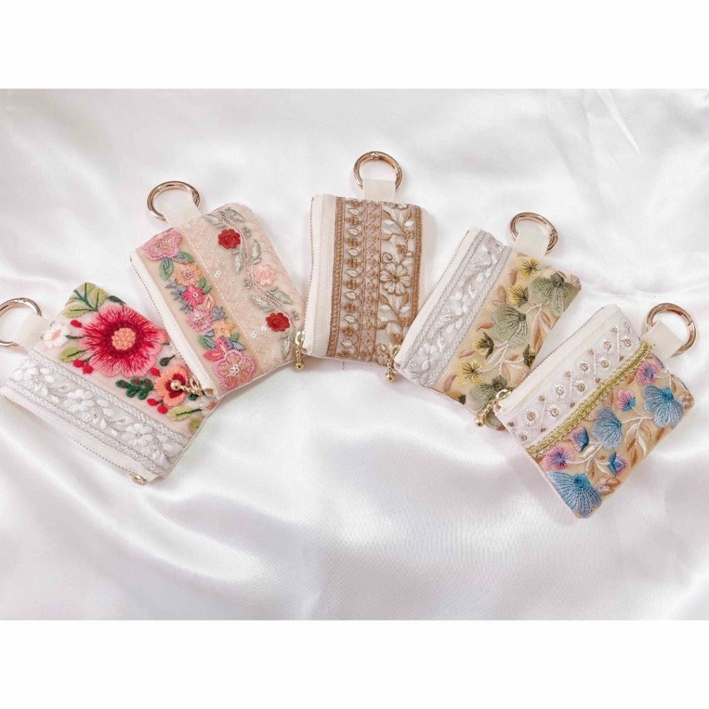 10cmファスナーポーチ　インド刺繍リボン　カラビナ付き（ハンドメイド）