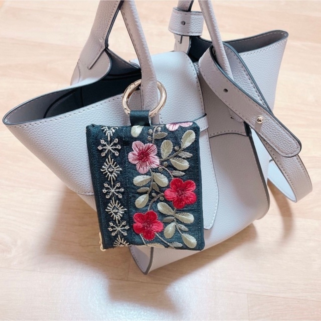 10cmファスナーポーチ　インド刺繍リボン　カラビナ付き（ハンドメイド）