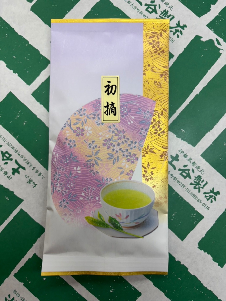 【初摘み煎茶】その年最初の葉だけが持つ、やわらかな甘み。