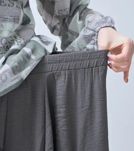 着るだけでおしゃれ!フリル　ワイドパンツ　モードスタイル
グレー　ウェストゴム　高見え
