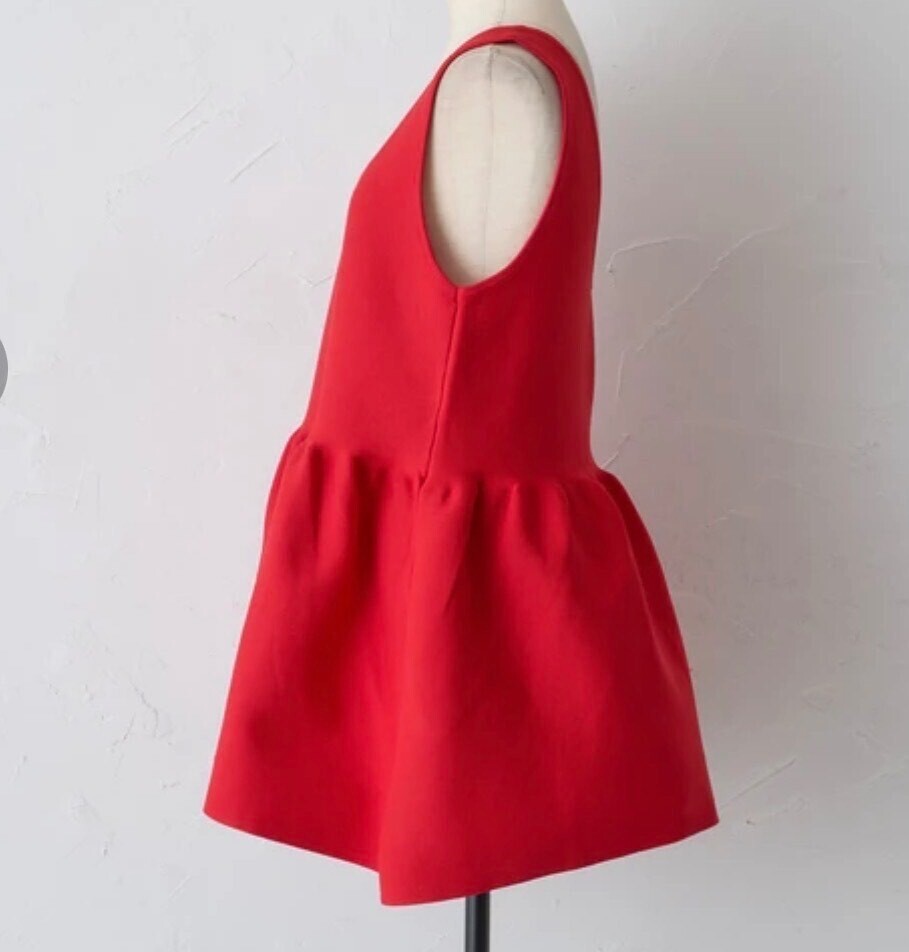 前後2WAY ニットペプラムタンクトップ ベスト　トマトレッド　赤