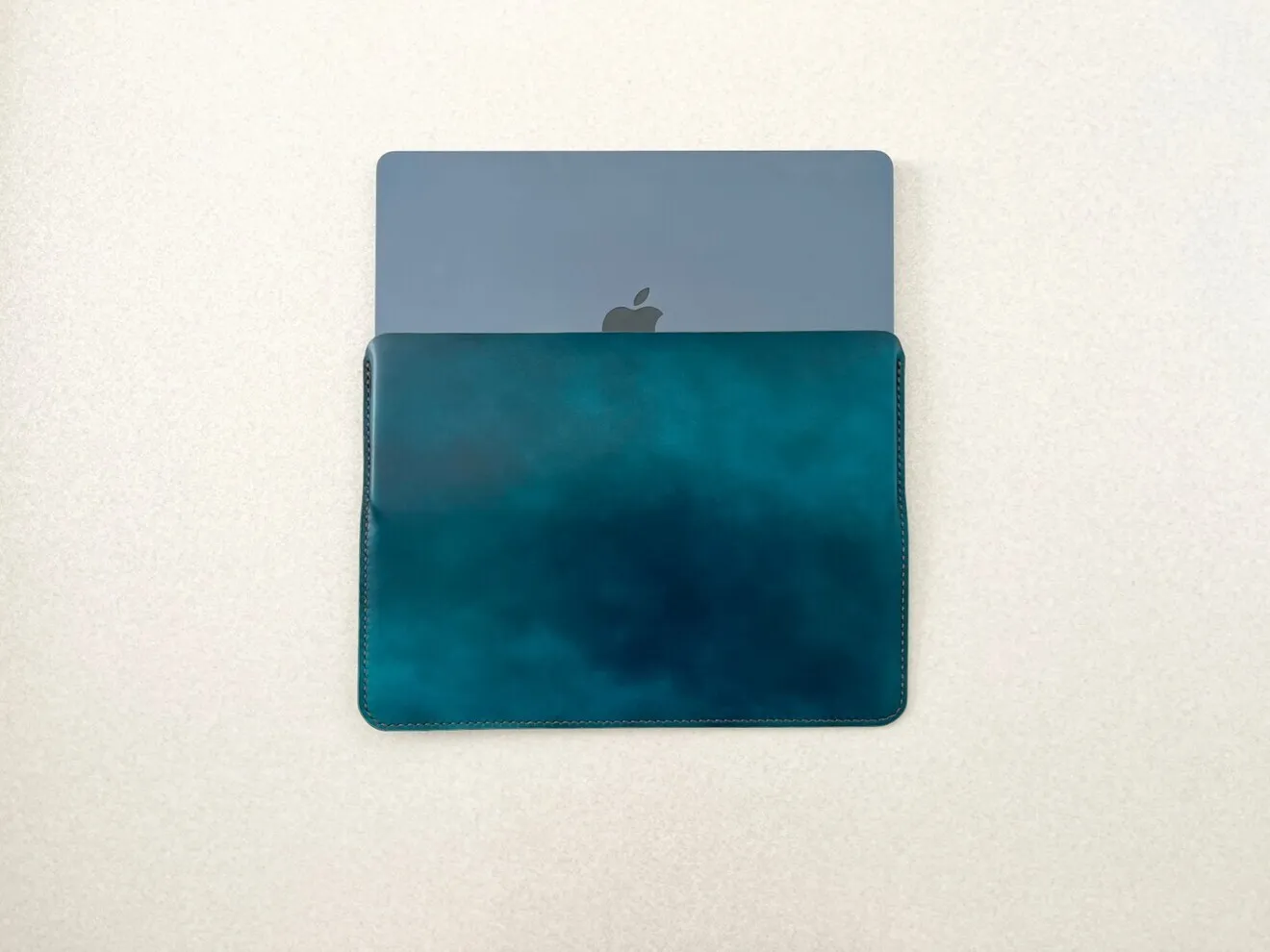 MacBookケース 13インチ 本革 手縫い｜Air M1〜M4・Pro 13対応｜ダークグリーン