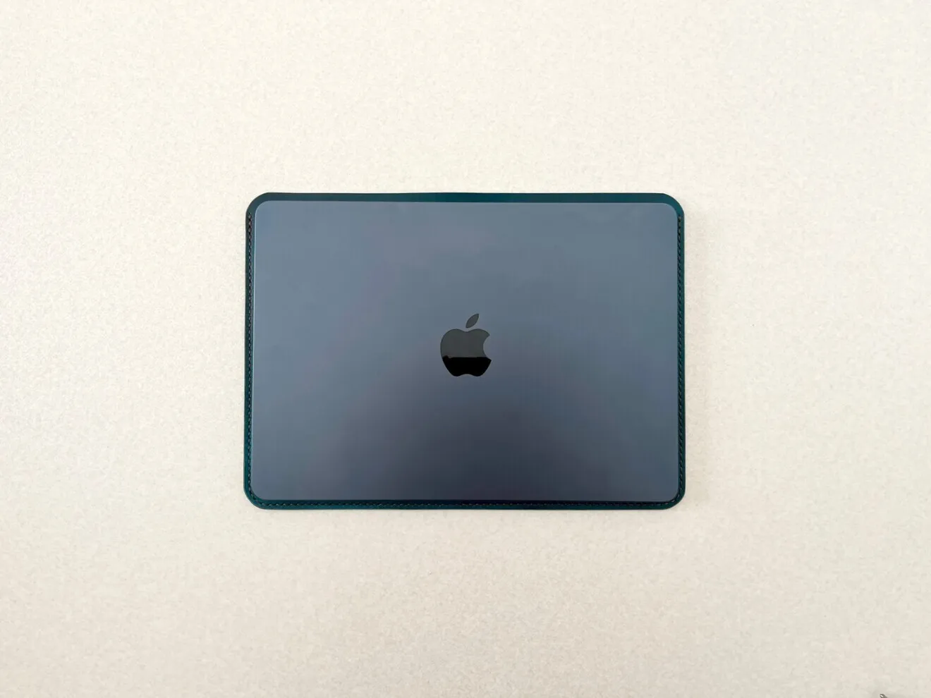 MacBookケース 13インチ 本革 手縫い｜Air M1〜M4・Pro 13対応｜ダークグリーン