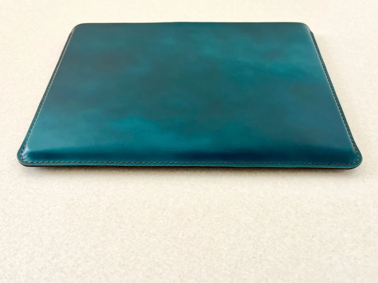 MacBookケース 13インチ 本革 手縫い｜Air M1〜M4・Pro 13対応｜ダークグリーン