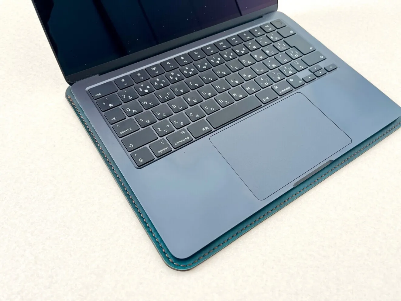 MacBookケース 13インチ 本革 手縫い｜Air M1〜M4・Pro 13対応｜ダークグリーン