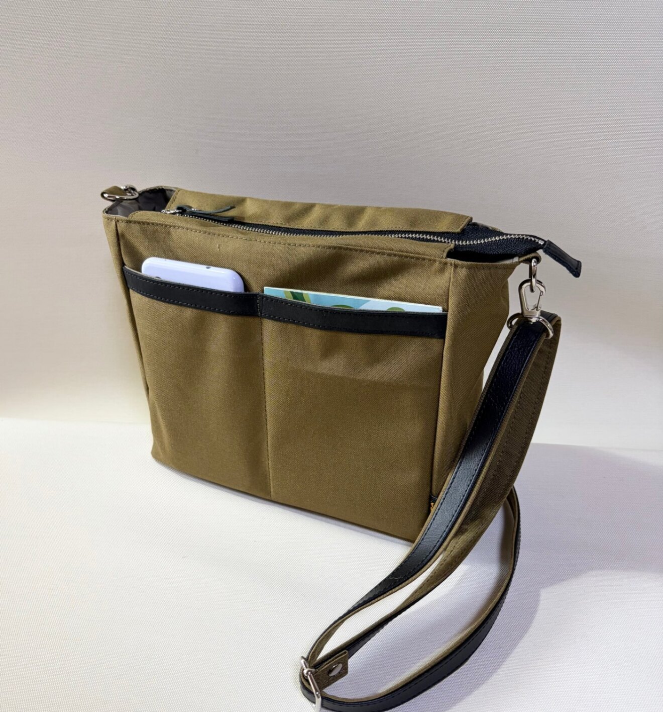 【丈夫×軽い】CORDURA®ショルダーバッグ　取り外しカードケース付き（カーキベージュ）
