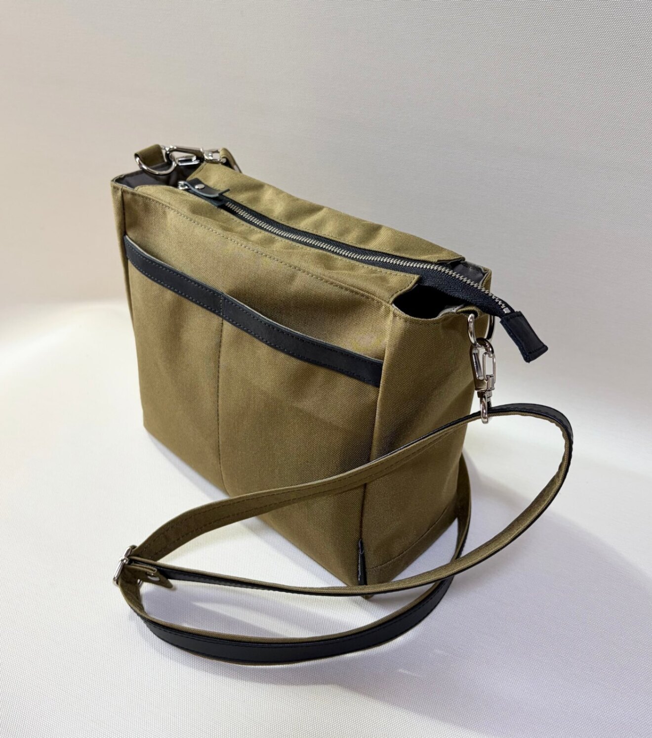 【丈夫×軽い】CORDURA®ショルダーバッグ　取り外しカードケース付き（カーキベージュ）
