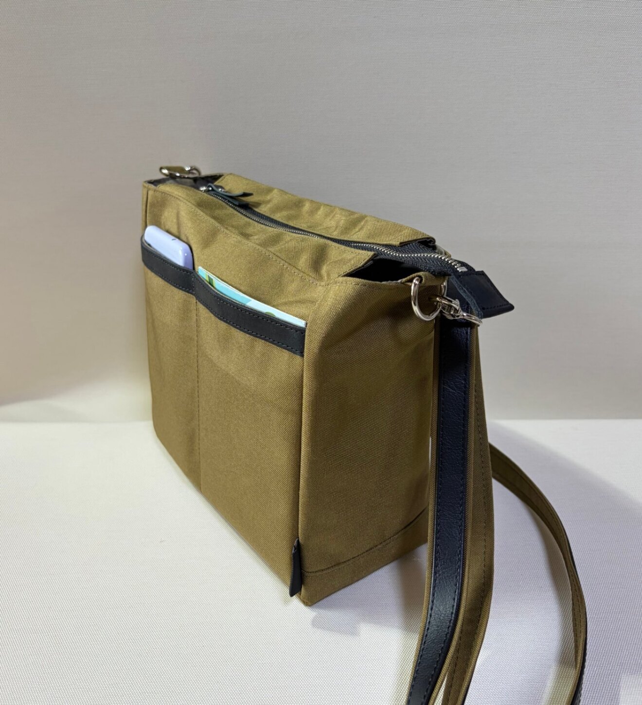 【丈夫×軽い】CORDURA®ショルダーバッグ　取り外しカードケース付き（カーキベージュ）
