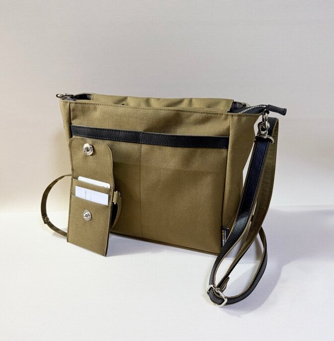 【丈夫×軽い】CORDURA®ショルダーバッグ　取り外しカードケース付き（カーキベージュ）

