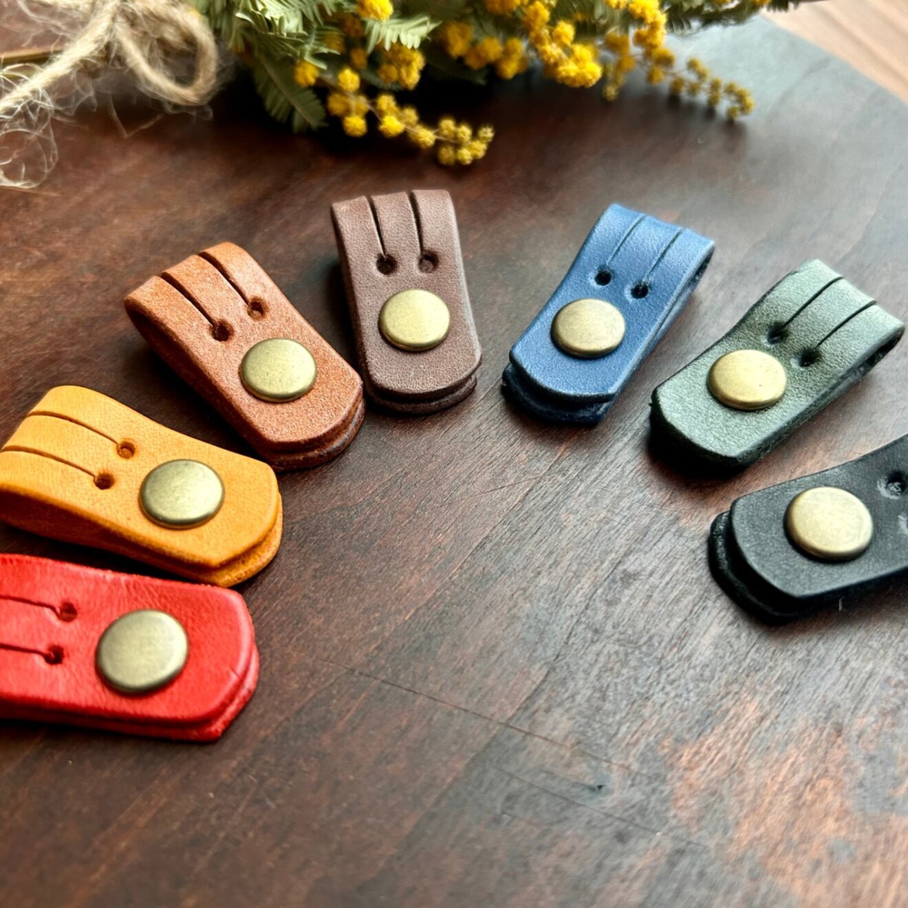 3つセット【長めコード対応】なくさない本革コードクリップ｜少し長めもすっきり
8色