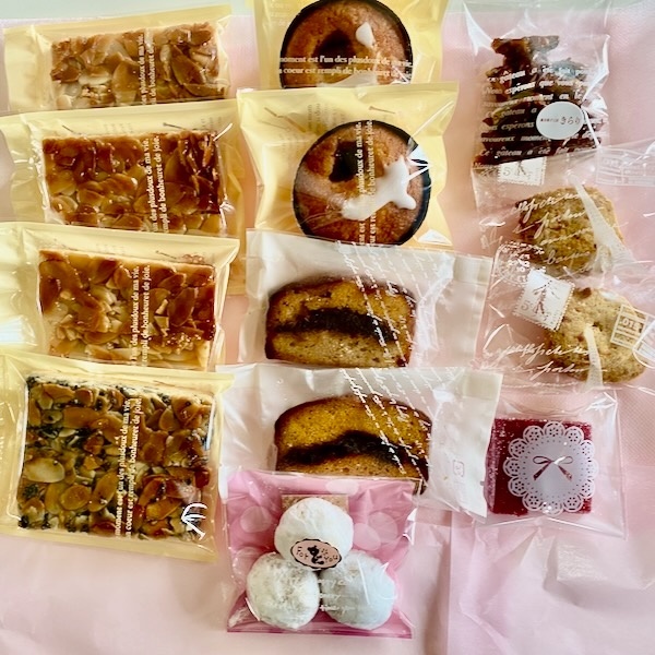 初夏限定の詰め合せ　甘酸っぱいダークチェリーとチーズがコラボして最高級の美味しさの8種類　お得です