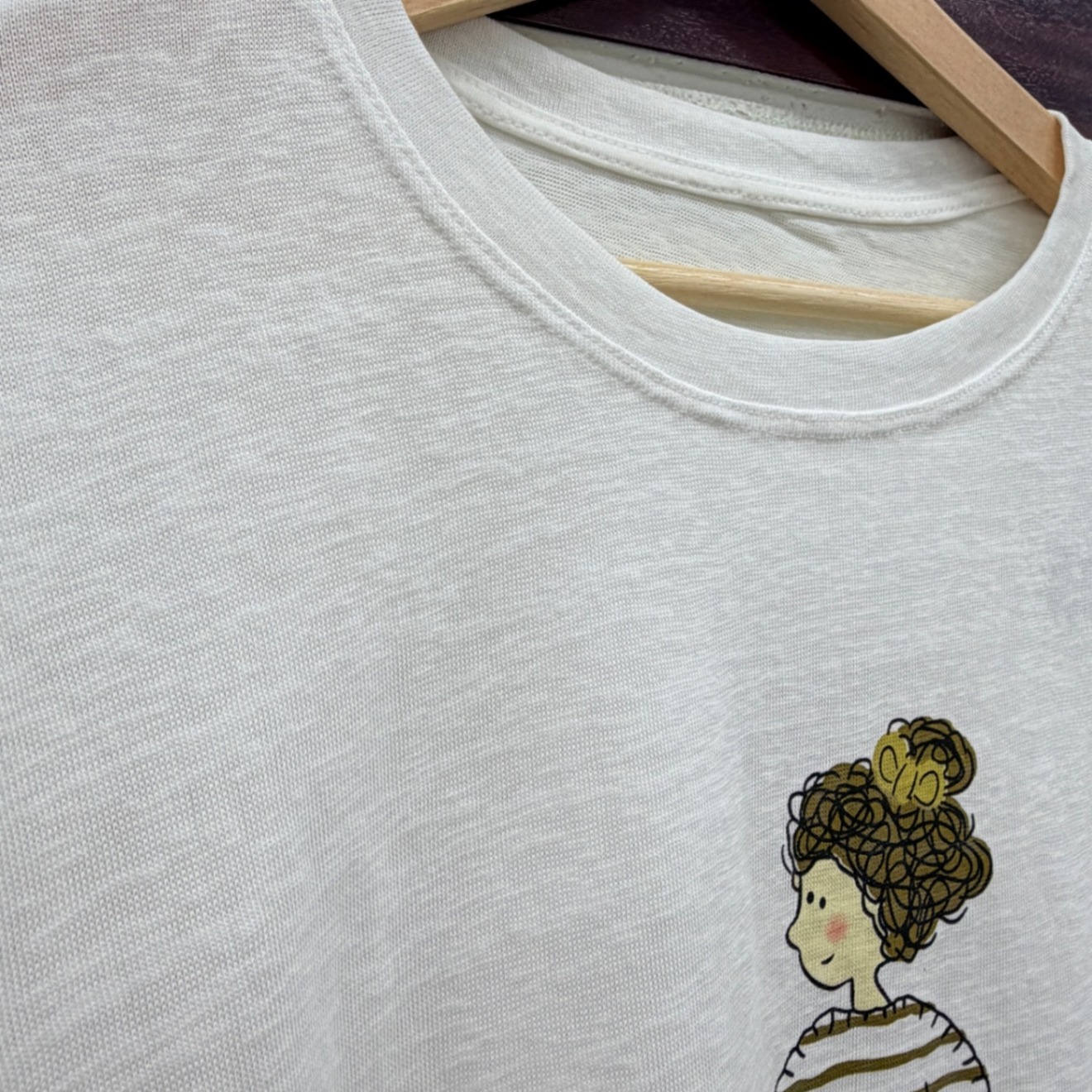 【さらっと着れる】
イラストプリント コットンTシャツ 白　ゆったり
大人可愛い　