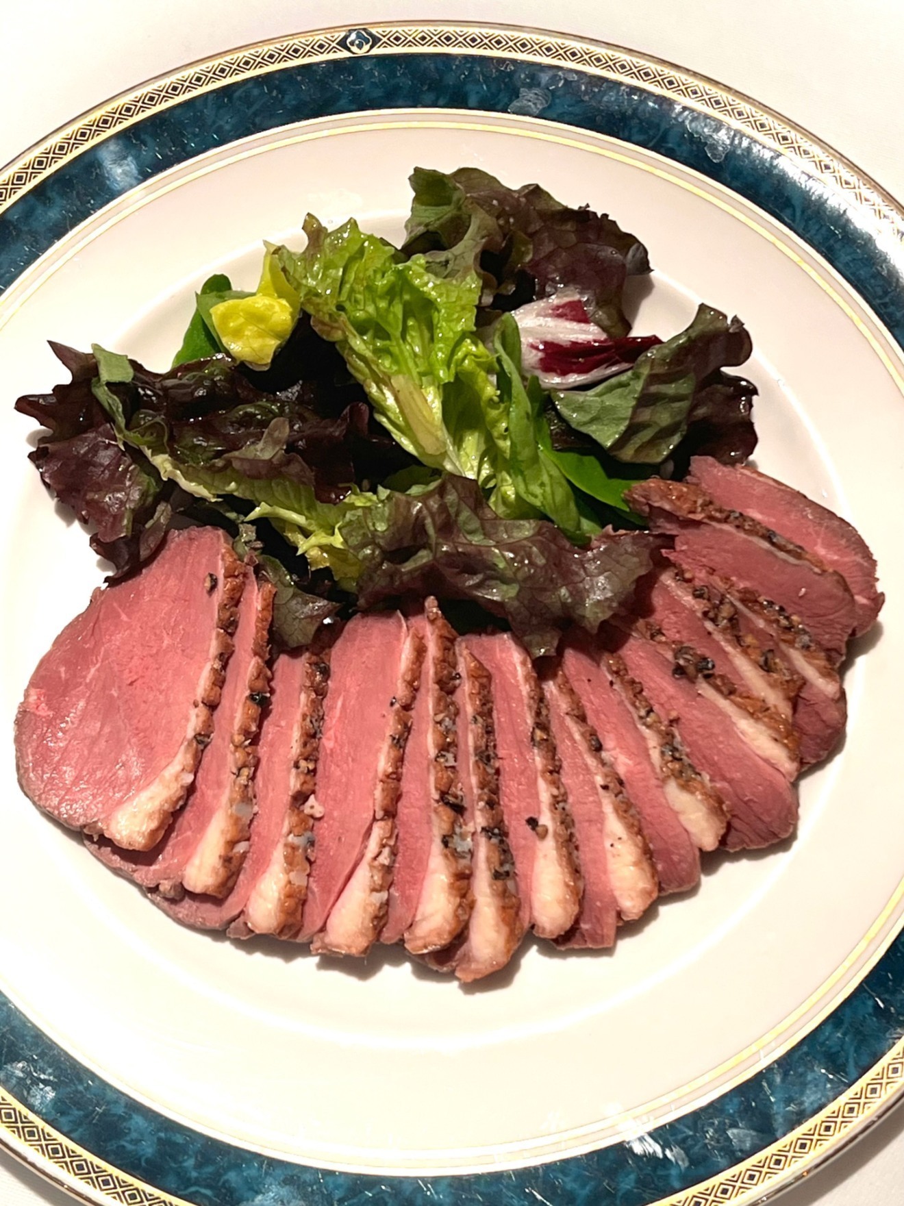 【父の日ギフト】ヨーロッパ産　鴨胸肉の黒胡椒風味