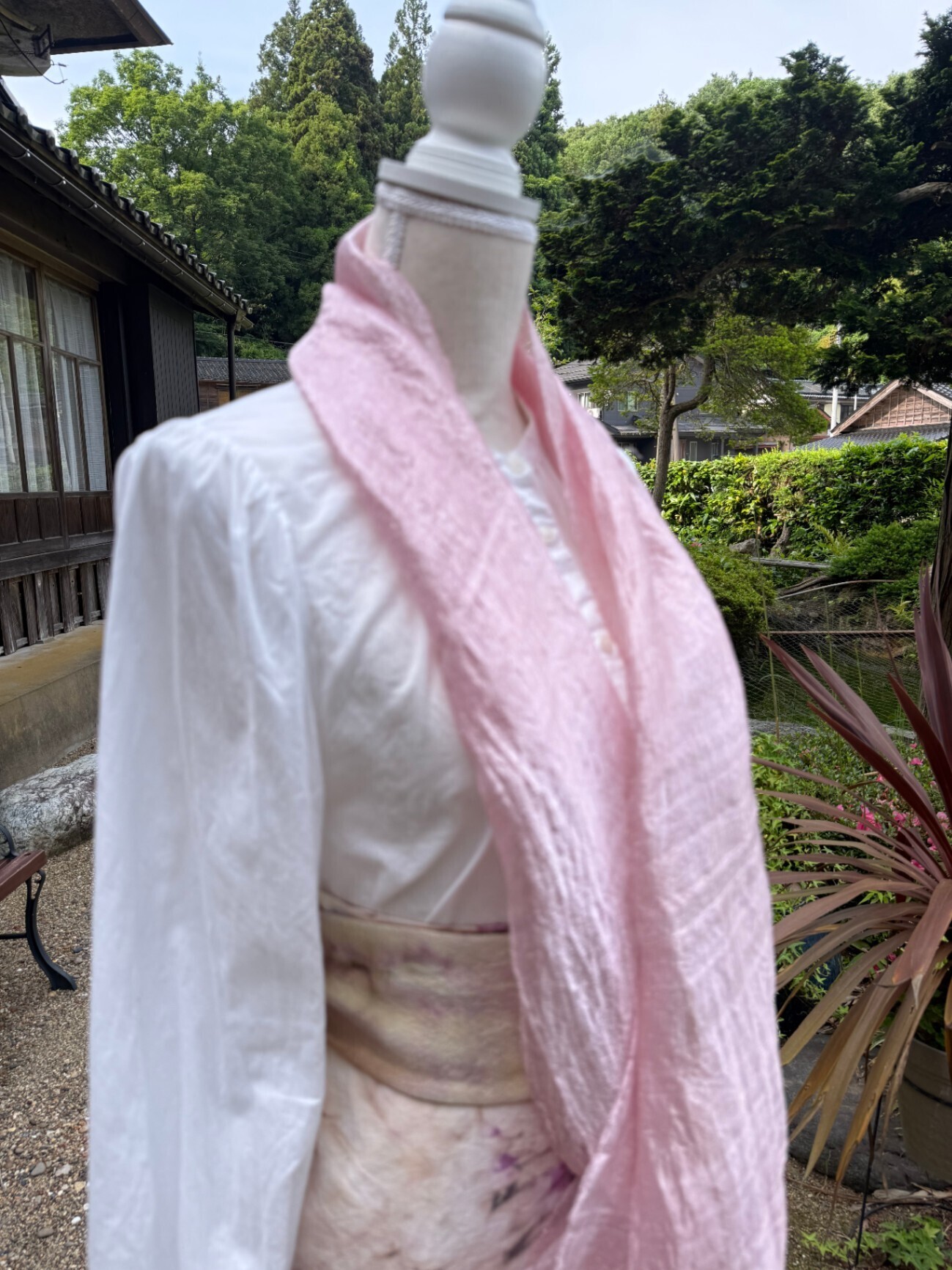 チューリップの花びら染め シルクストール｜淡いピンクのやわらかな春色
