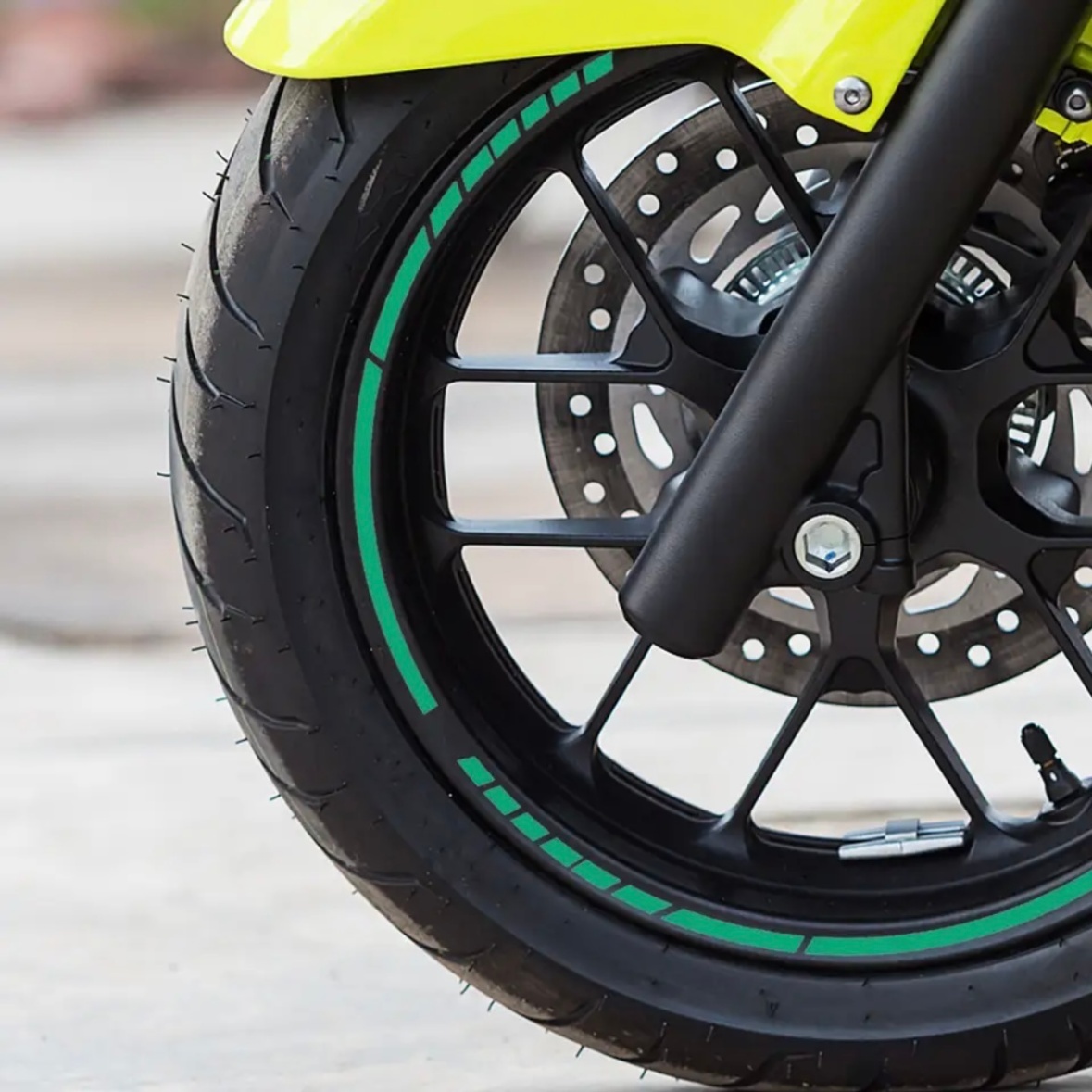 ギザ リムステッカー 反射 17 18 インチ リムライン リム テープ バイク 自動車 車 ８mm