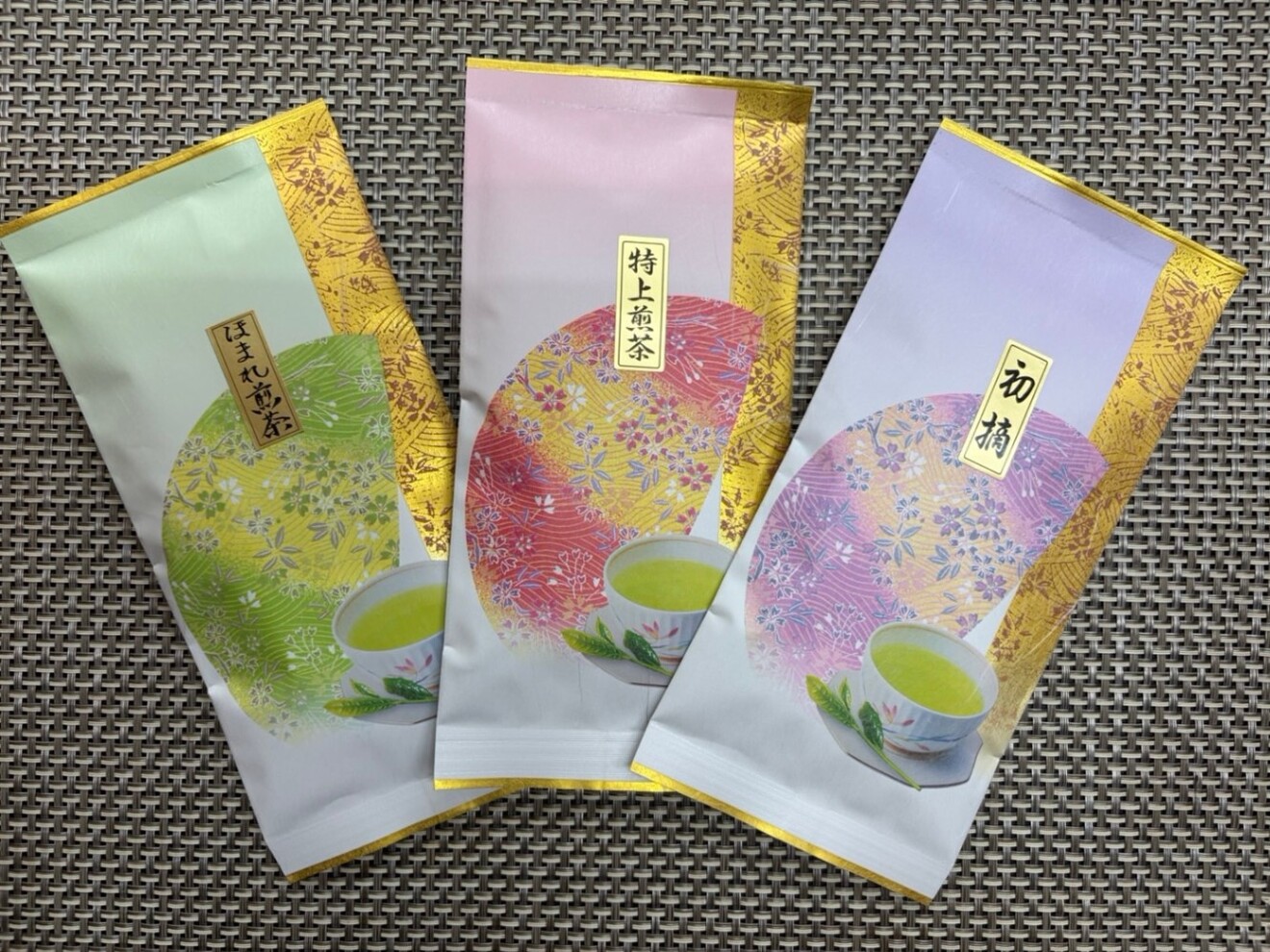 【飲み比べセット】初摘み煎茶・特選煎茶・ほまれ煎茶
おすすめの煎茶3種類を飲み比べできるセットです