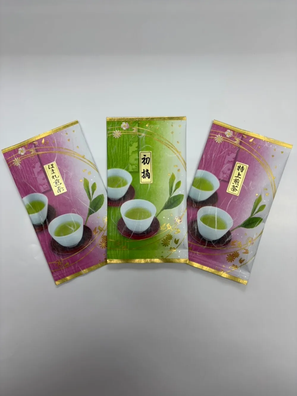 【飲み比べセット】初摘み煎茶・特上煎茶・ほまれ煎茶
おすすめの煎茶3種類を飲み比べできるセットです