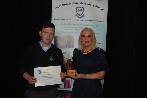 Mary Immaculate Celebrates Student Achievement at Annual Awards Ceremony