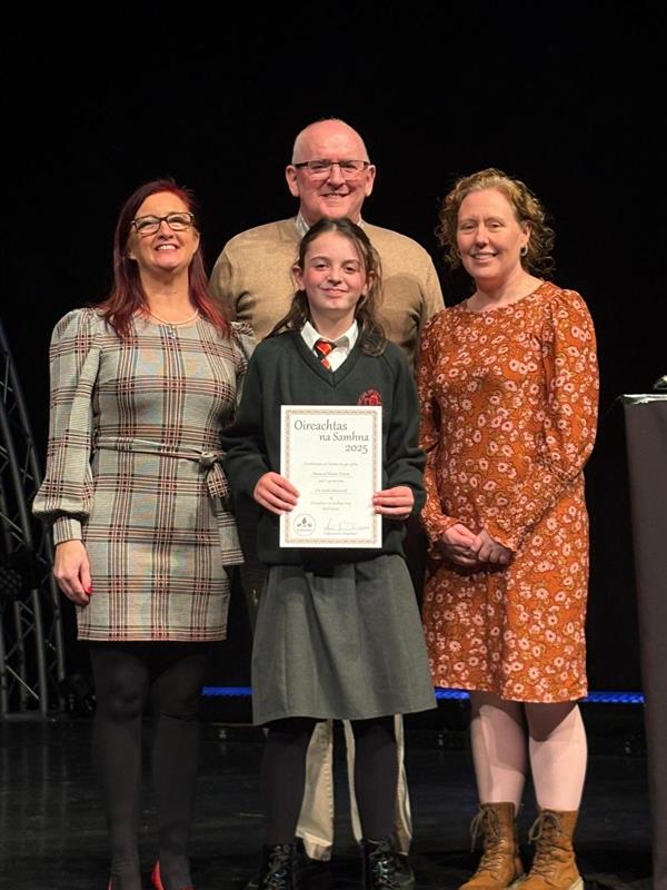 Cór na Scoile ar an Ardán