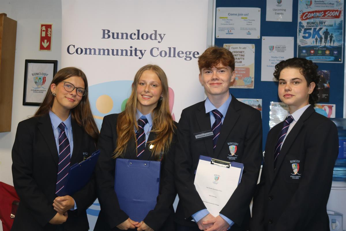 The 5th Year Guides.  Well done to all guides on the night