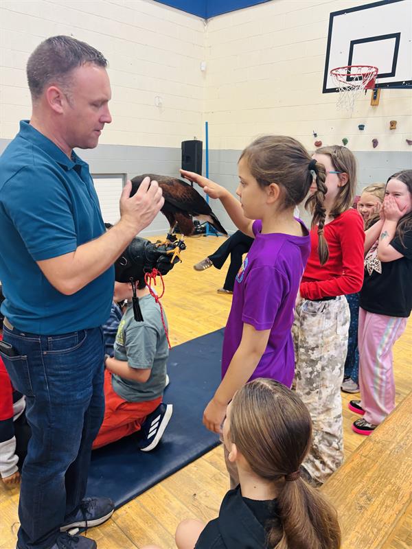 Owls & Hawks visit CETNS!