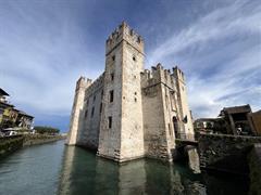 Turas Idirbhliana Thar Lear 2026 - Loch Garda