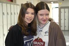 Lá na geansaithe spóirt ar son Stand4Féile