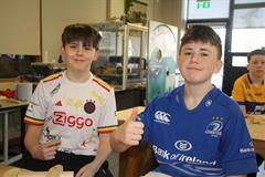 Lá na geansaithe spóirt ar son Stand4Féile