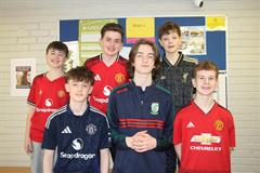 Lá na geansaithe spóirt ar son Stand4Féile