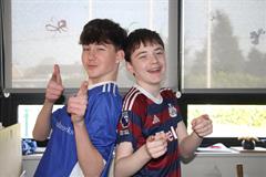 Lá na geansaithe spóirt ar son Stand4Féile