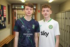 Lá na geansaithe spóirt ar son Stand4Féile