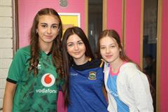 Lá na geansaithe spóirt ar son Stand4Féile
