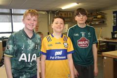 Lá na geansaithe spóirt ar son Stand4Féile