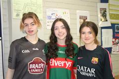 Lá na geansaithe spóirt ar son Stand4Féile
