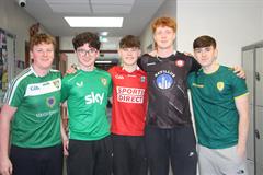 Lá na geansaithe spóirt ar son Stand4Féile