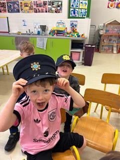 Visit from Garda Maria to Junior Infants!