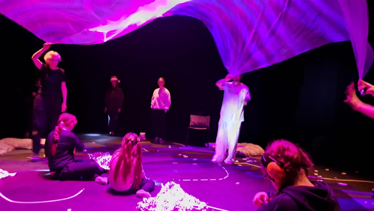 Open Space - Dance, Play, Discover