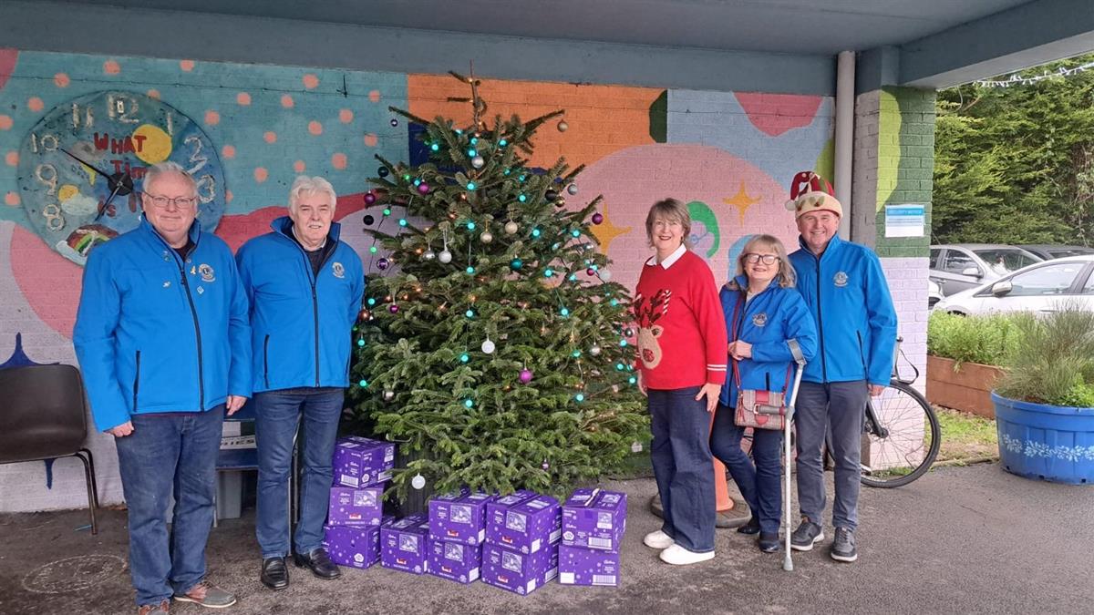 Sugarloaf Lions Club and Bank of Ireland donations